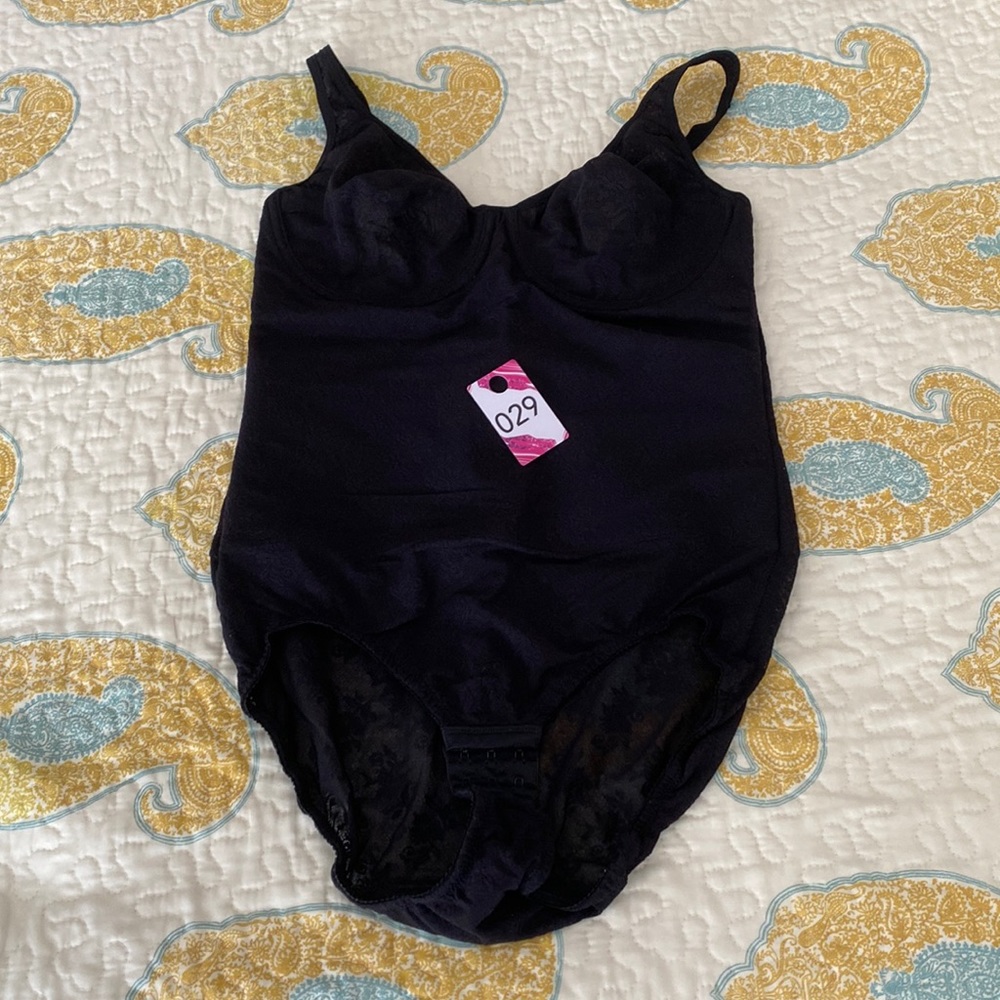 #029/Black Lacy One Piece Shapewear size 38C